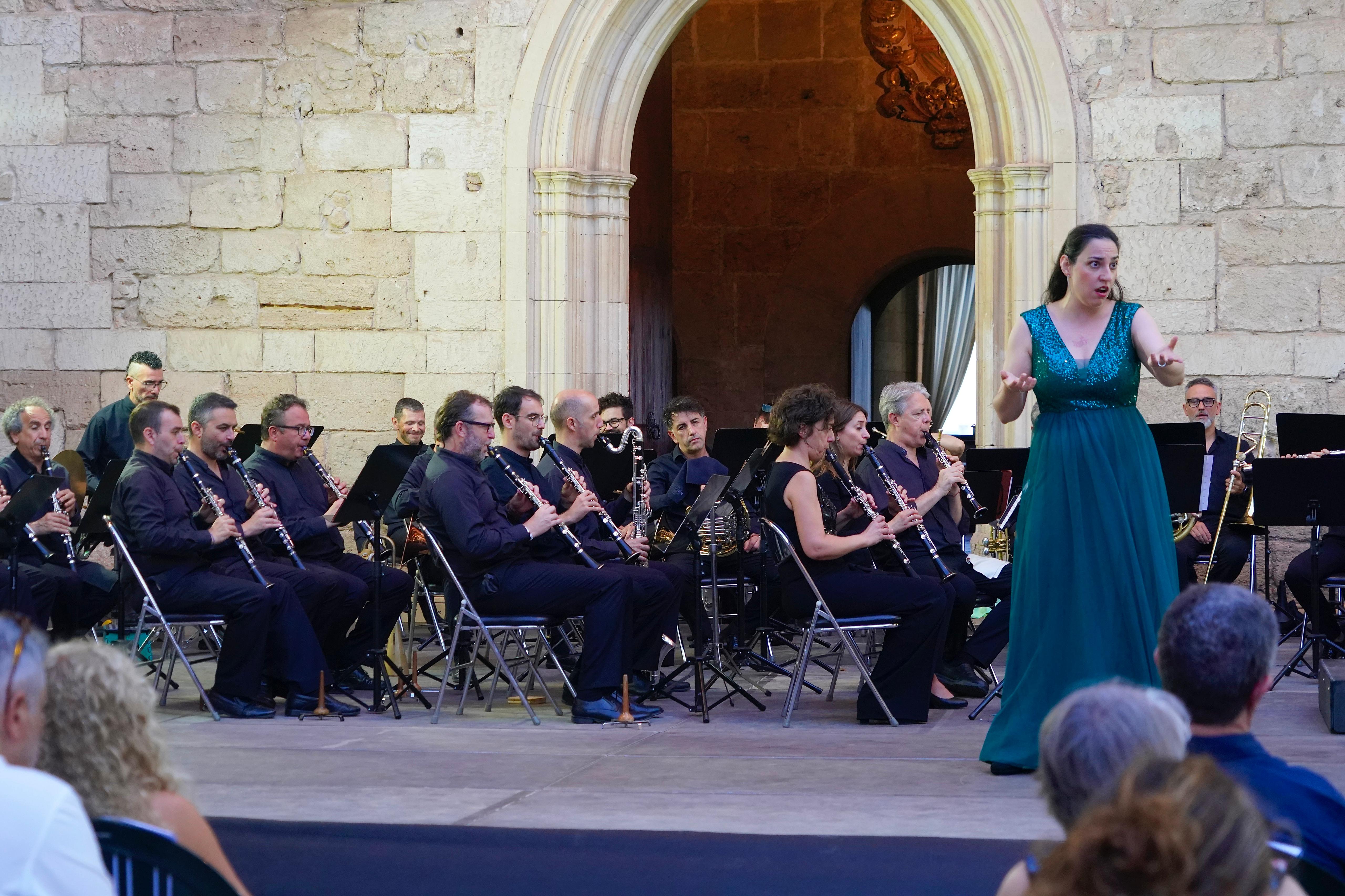 Imagen_/documents/39018/18116455/Concert+cloenda+Corpus+Pati+de+l%27Almudaina.jpeg/a87d41bc-7f2d-c21f-e69a-73ab873742a3?t=1750429027390